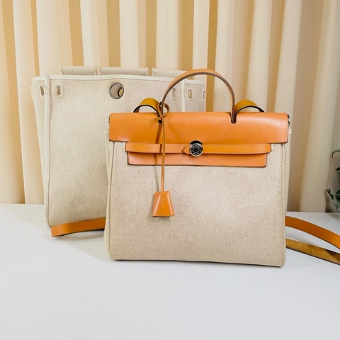 Hermès愛馬仕 98新 herbag 拼色單肩斜挎手提包 有同色替換袋 尺寸28/25cm 最舒適好搭的配色 慵懶隨性風拿捏完美