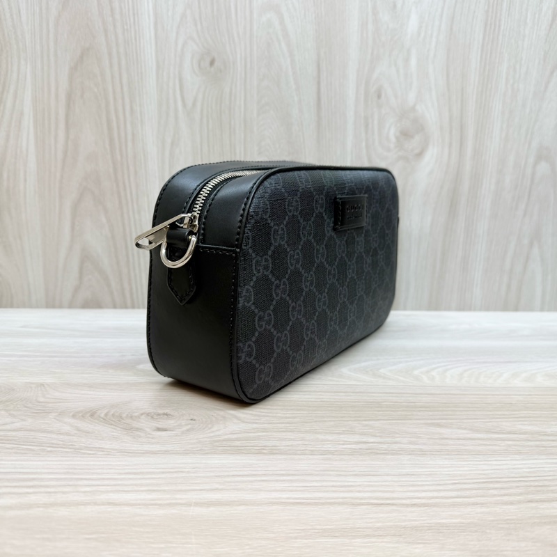 GUCCI送禮🎁GG Supreme帆布藍紅背帶相機包574886-4