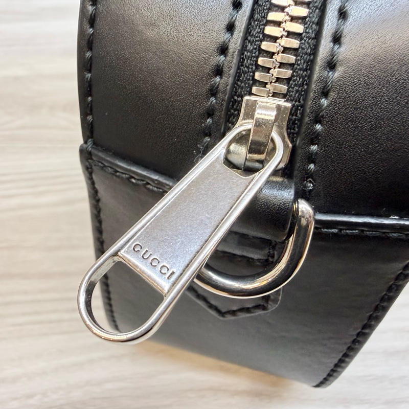 GUCCI送禮🎁GG Supreme帆布藍紅背帶相機包574886-6