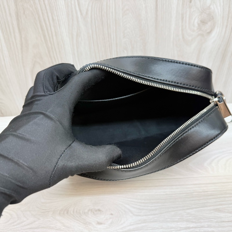 GUCCI送禮🎁GG Supreme帆布藍紅背帶相機包574886-7