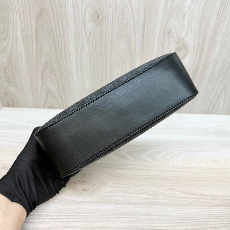 GUCCI送禮🎁GG Supreme帆布藍紅背帶相機包574886-12