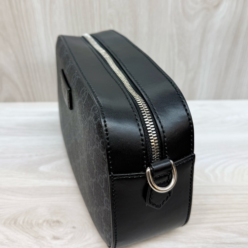 GUCCI送禮🎁GG Supreme帆布藍紅背帶相機包574886-13