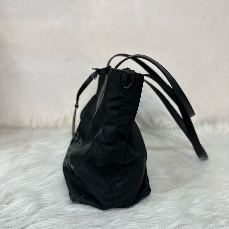 Burberry 80528571 黑尼龍肩背包 帆布包 托特包-1