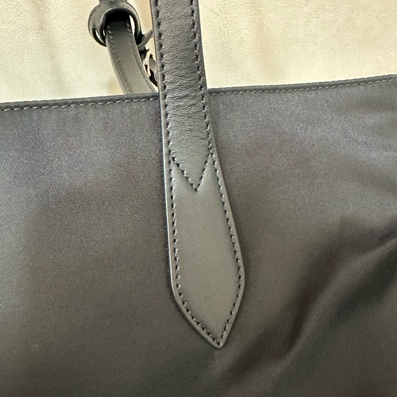 Burberry 80528571 黑尼龍肩背包 帆布包 托特包-10