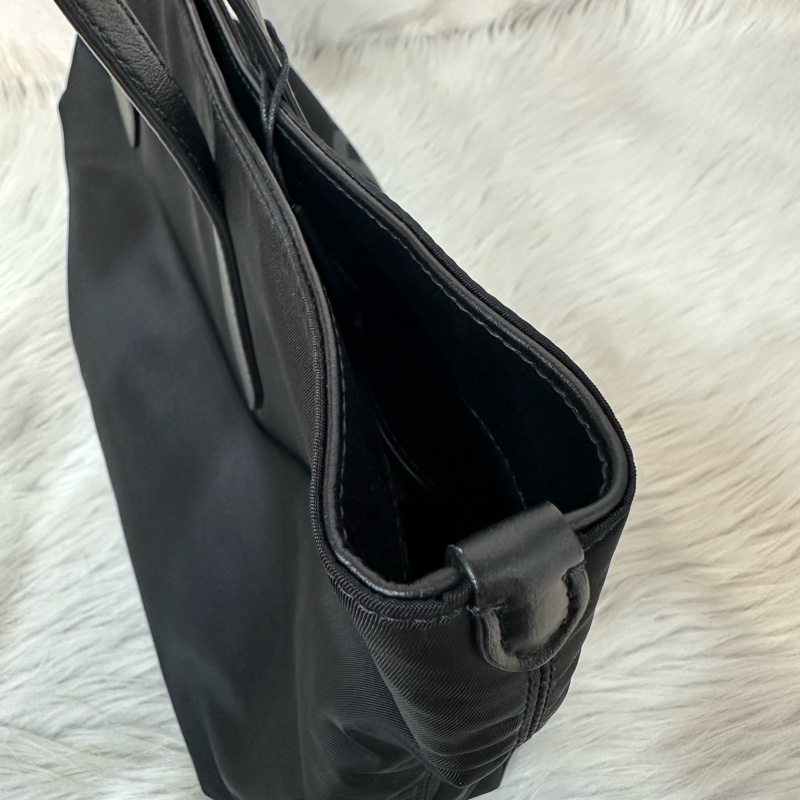 Burberry 80528571 黑尼龍肩背包 帆布包 托特包-11