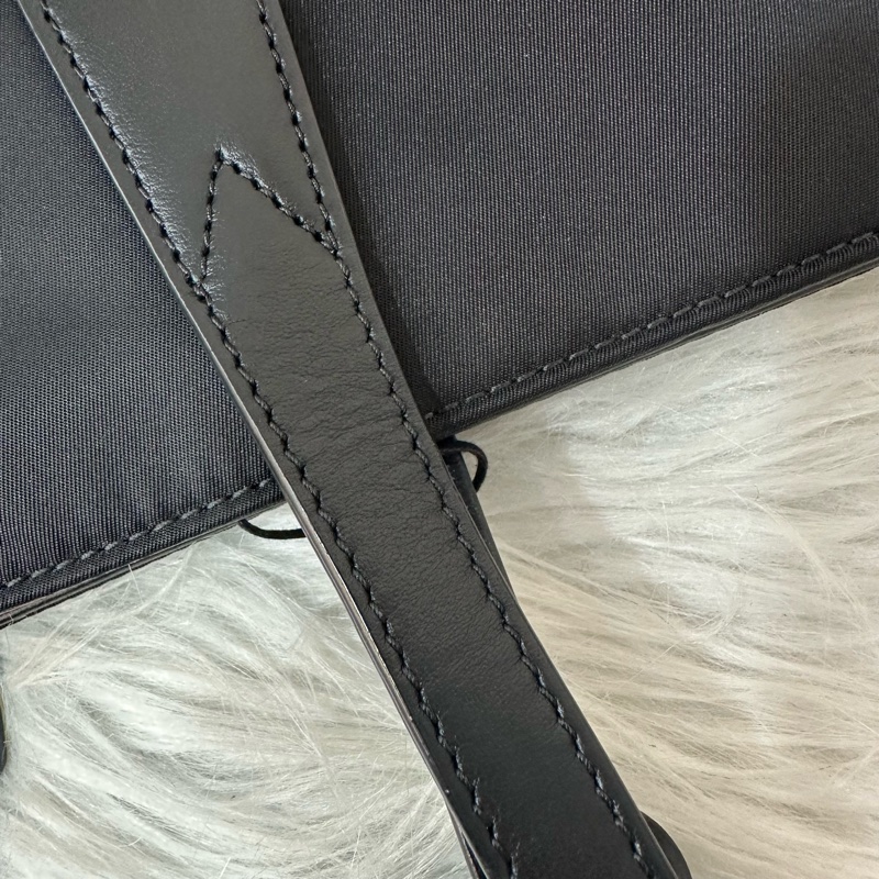 Burberry 80528571 黑尼龍肩背包 帆布包 托特包-21