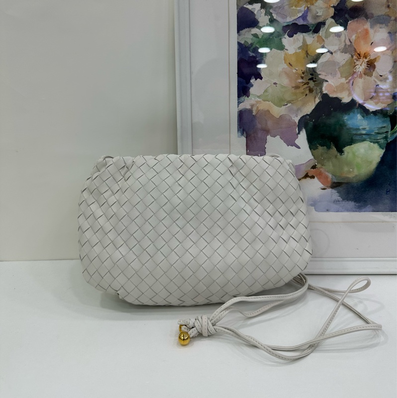 BV Bottega Veneta白色編織Bulb燈泡包 尺寸26x18-1