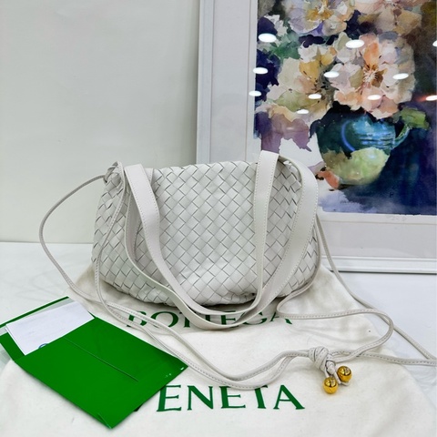 BV Bottega Veneta白色編織Bulb燈泡包 尺寸26x18