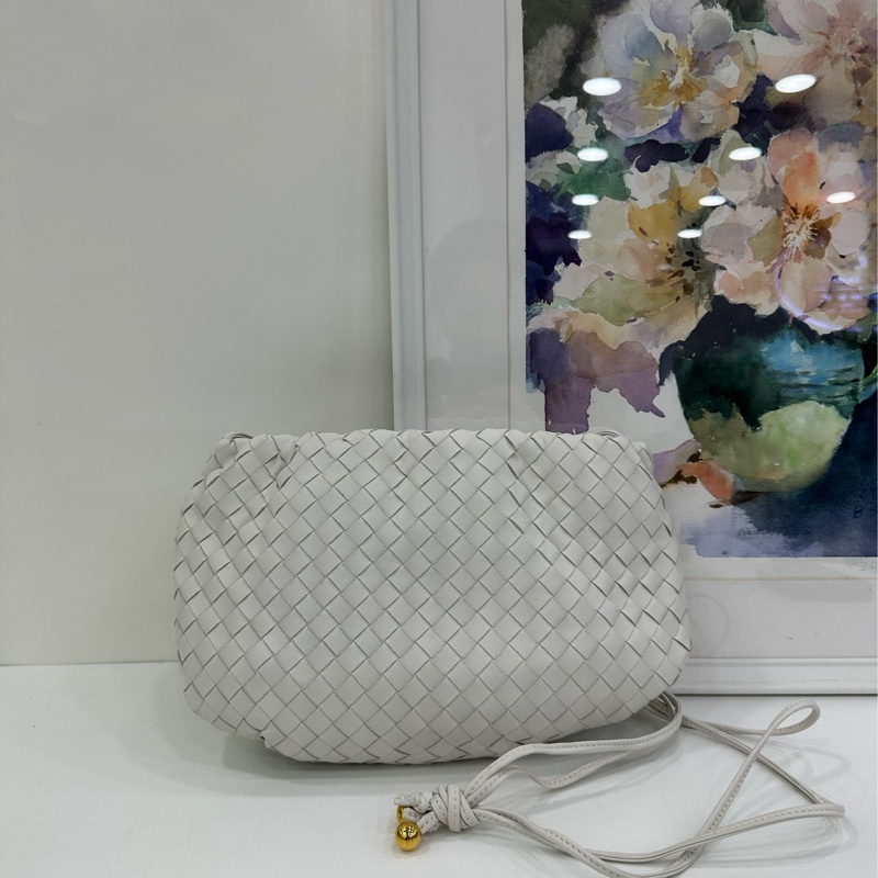 BV Bottega Veneta白色編織Bulb燈泡包 尺寸26x18-1