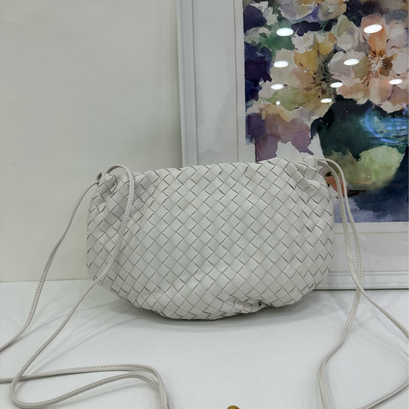 BV Bottega Veneta白色編織Bulb燈泡包 尺寸26x18-2