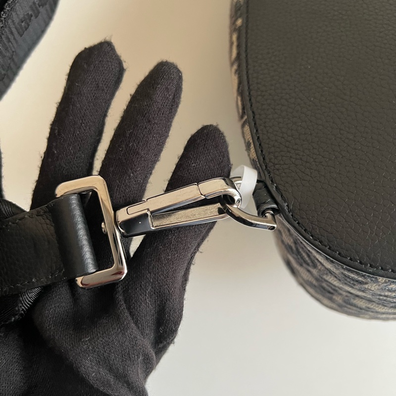 Dior 老花Gallop Sling Bag-28