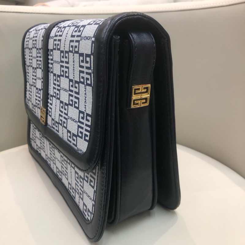 GIVENCHY 復古4G標誌圖案單肩包XA582-1