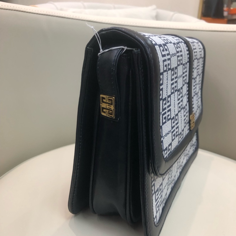 GIVENCHY 復古4G標誌圖案單肩包XA582-2