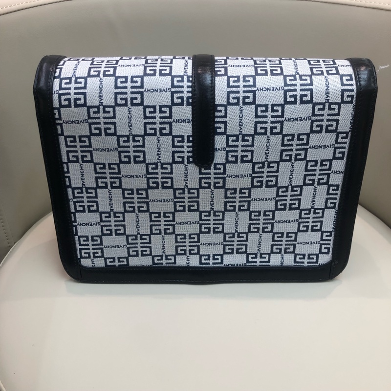 GIVENCHY 復古4G標誌圖案單肩包XA582-9