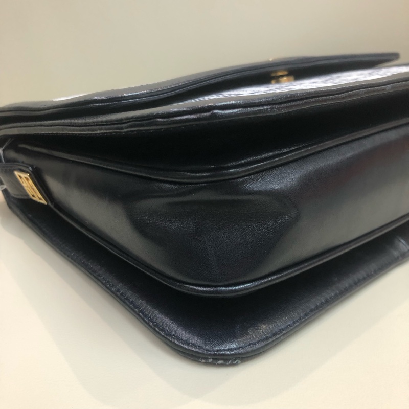 GIVENCHY 復古4G標誌圖案單肩包XA582-11