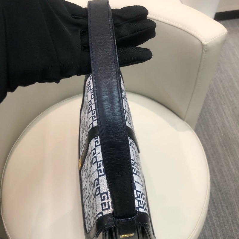 GIVENCHY 復古4G標誌圖案單肩包XA582-24