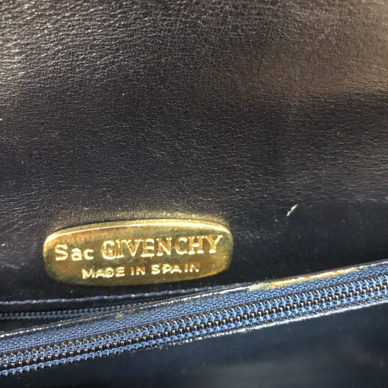 GIVENCHY 復古4G標誌圖案單肩包XA582-28