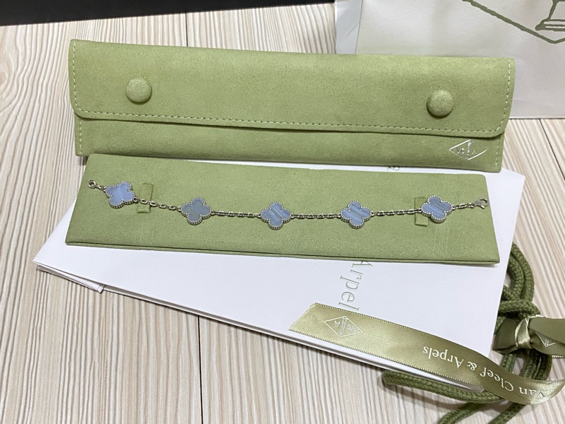 VCA 銀邊玉髓手鍊-6