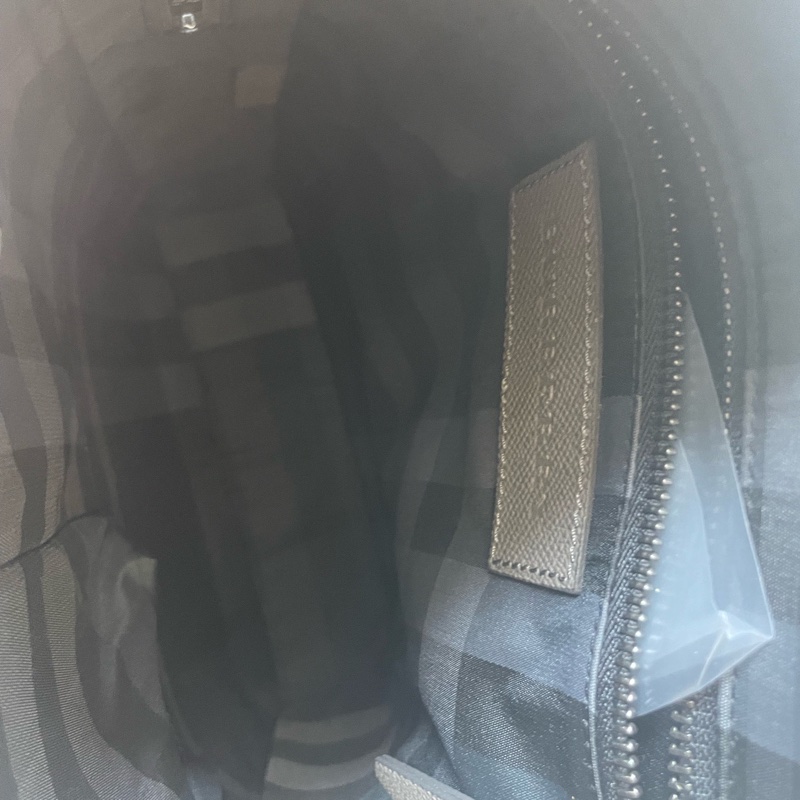 99.9新Burberry 博柏利 字母鎖扣logo 全皮郵差包 單肩斜挎包 耐用粒紋牛皮-5