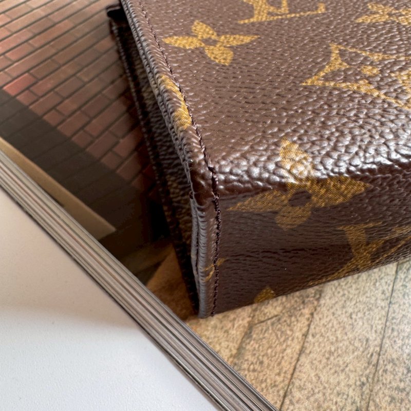 💥小巧超好帶 LV 經典花紋收納包-4