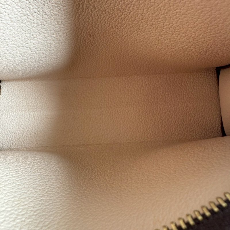 💥小巧超好帶 LV 經典花紋收納包-7