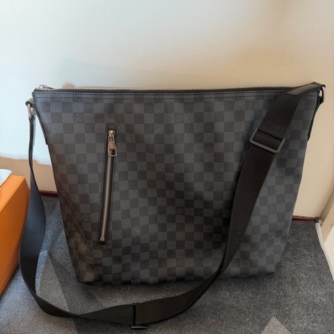 Lv棋盤格側背包（大號）