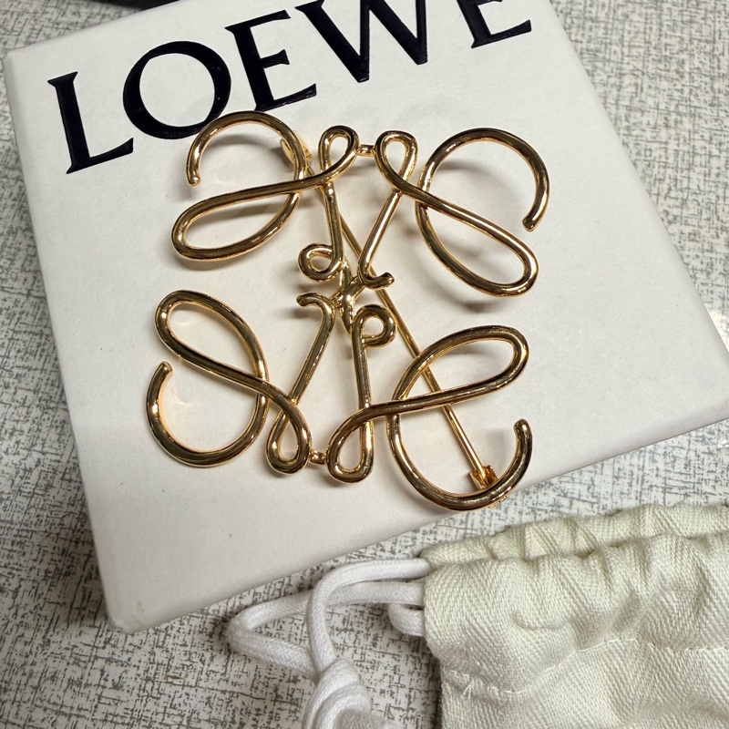 Loewe 胸針 金色-3