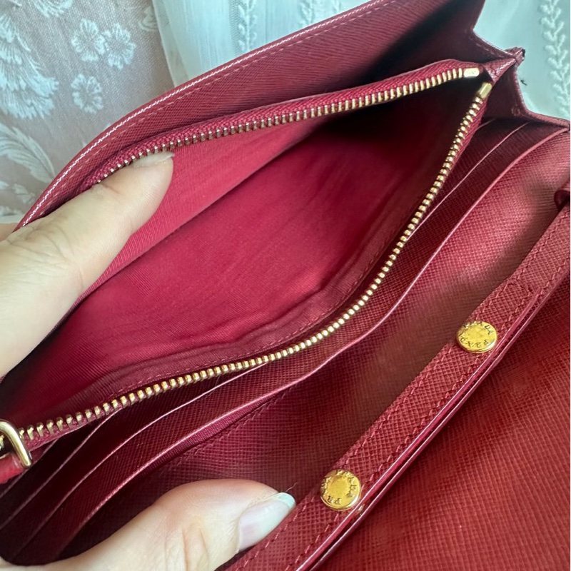 普拉達 斜挎鏈條包 Prada wallet on chain 紅色十字紋長夾 斜挎包長銀包 Woc 原裝鏈條-22