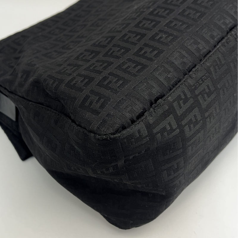 🏷️ Fendi 法棍包-4