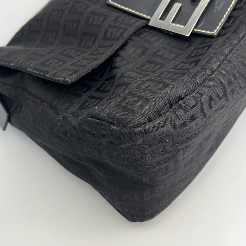🏷️ Fendi 法棍包-7