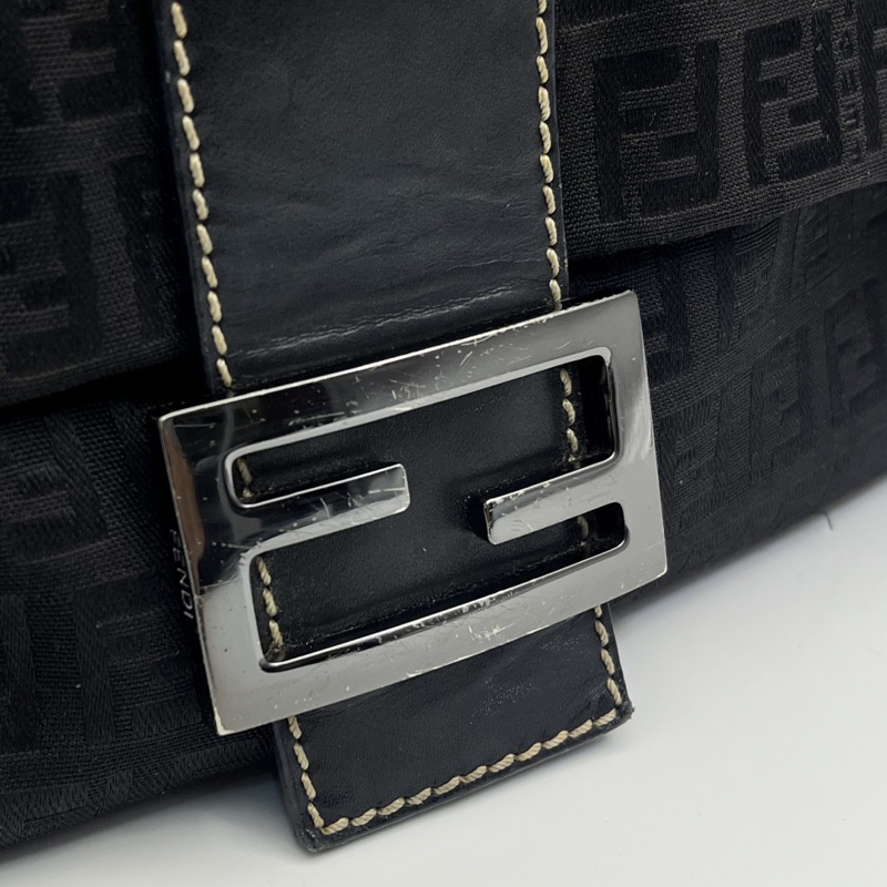 🏷️ Fendi 法棍包-10