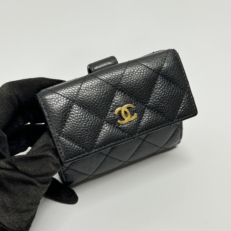 【全套配件🎁】 Chanel 黑金 魚子醬牛皮 短夾 (專櫃38,000)-5