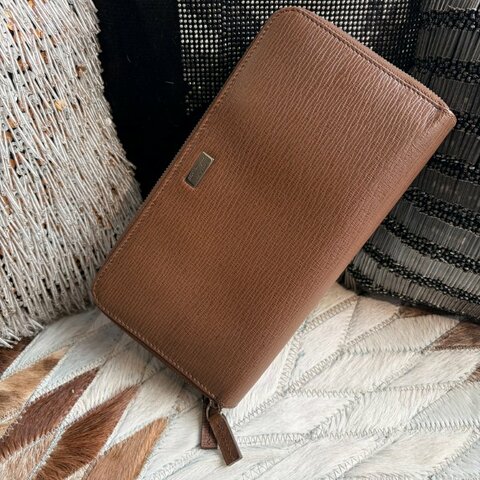 FERRAGA 防刮皮革拉鍊長夾/咖