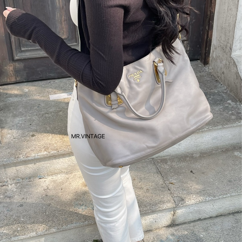 🏷️ Prada 托特包-2