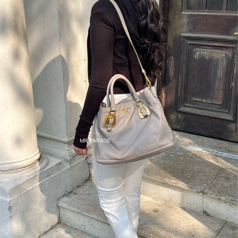 🏷️ Prada 托特包-3