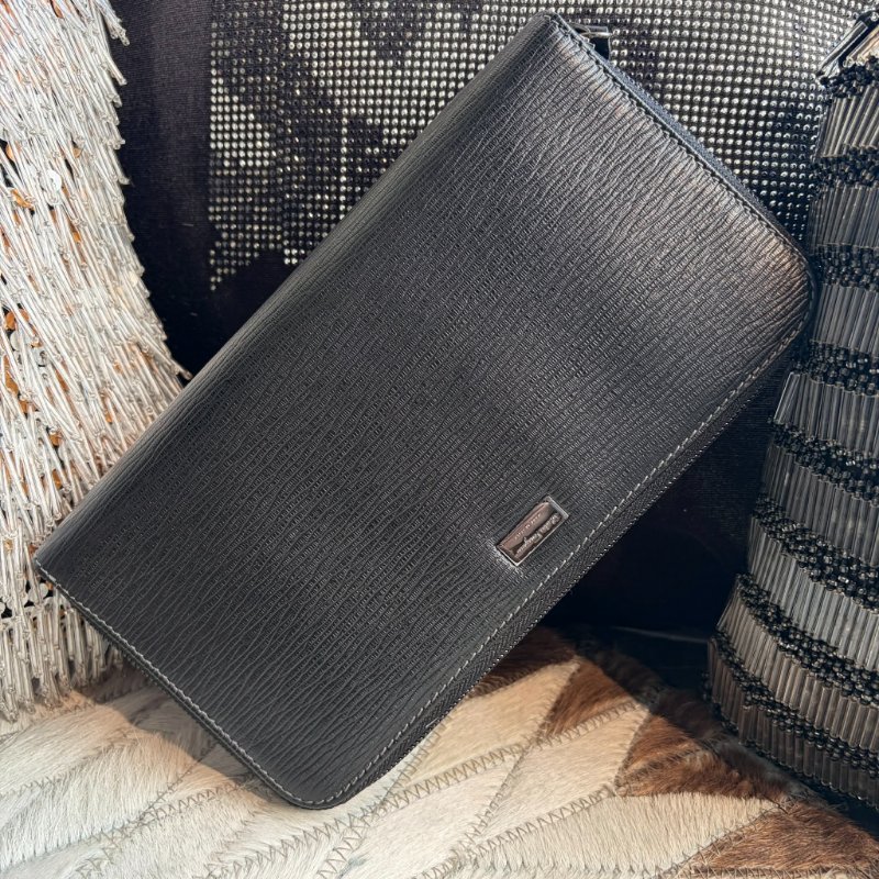 FERRAGM 防刮皮萬用大拉鍊長夾/黑-0