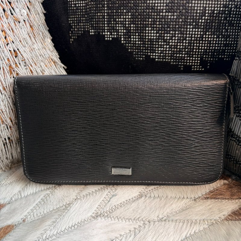 FERRAGM 防刮皮萬用大拉鍊長夾/黑-2