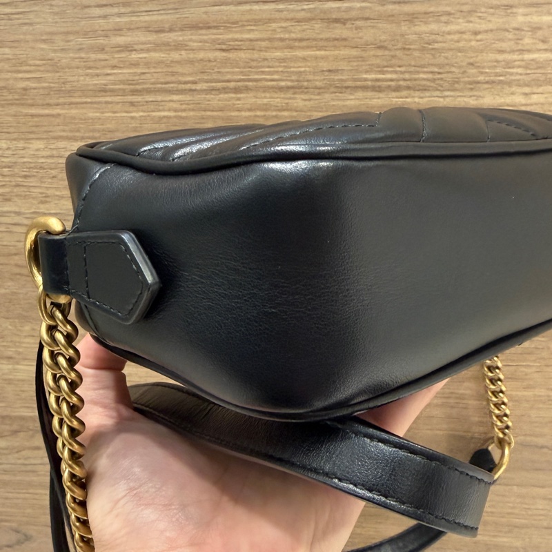 Gucci 黑色牛皮山形紋Marmon Mini霧金釦肩背包-4