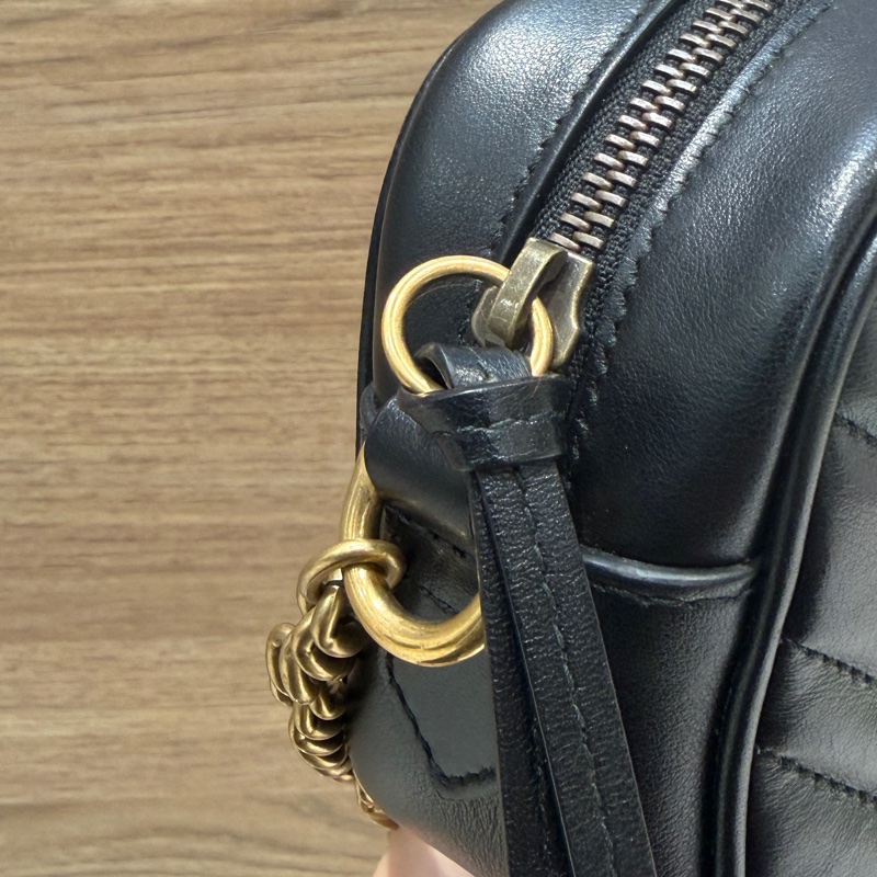 Gucci 黑色牛皮山形紋Marmon Mini霧金釦肩背包-11