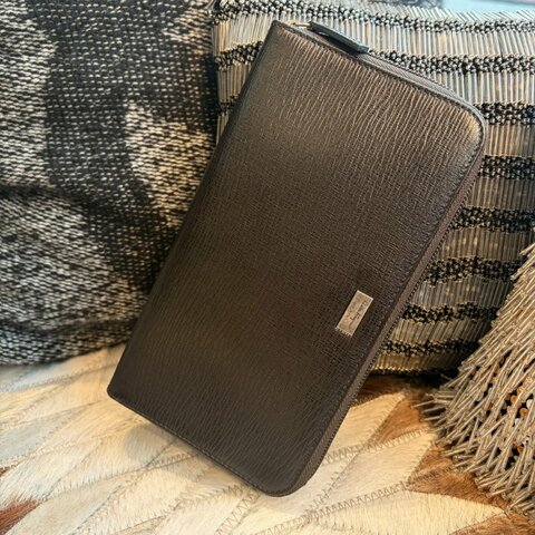 FERRAGA 防刮皮革拉鍊長夾/深咖