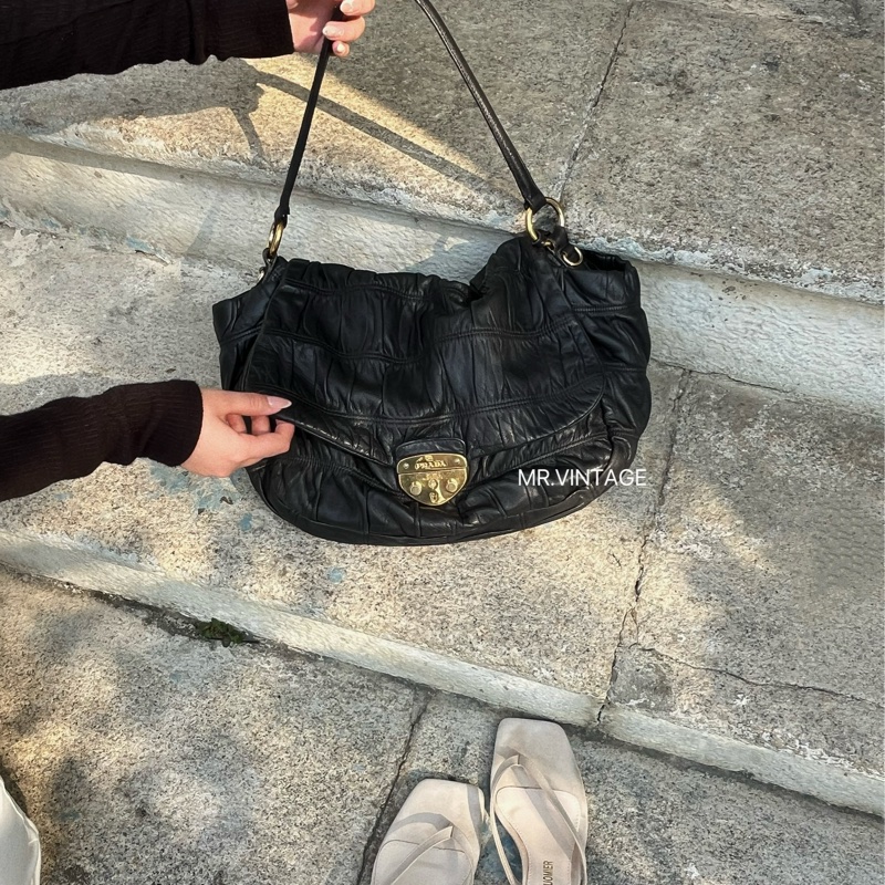 🏷️ Prada 羊皮托特包-2