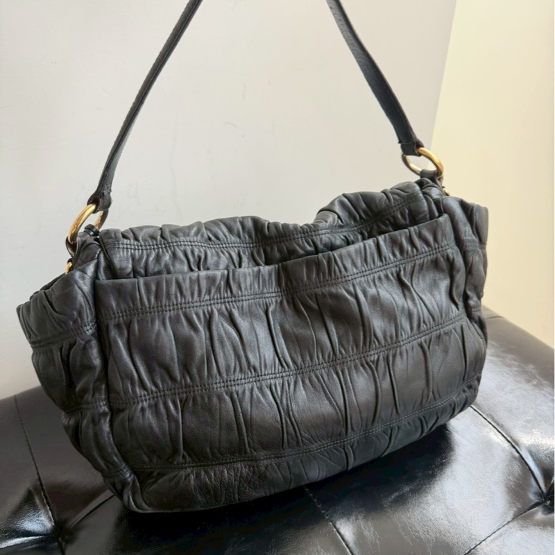 🏷️ Prada 羊皮托特包-5