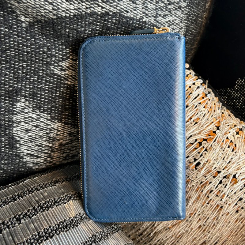 FERGAM 金LOGO 長夾 藍-3