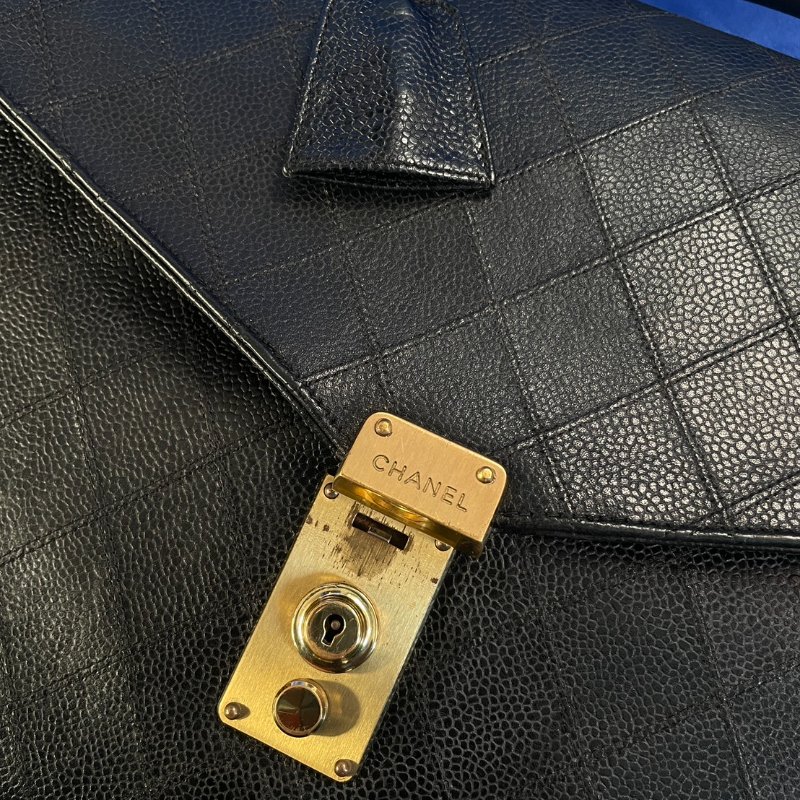 vintage CHANEL 古董香奈兒 黑色真皮魚子醬皮菱格車紋公事包 手提包 大容量-10