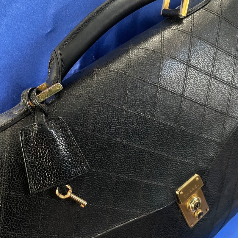 vintage CHANEL 古董香奈兒 黑色真皮魚子醬皮菱格車紋公事包 手提包 大容量-12