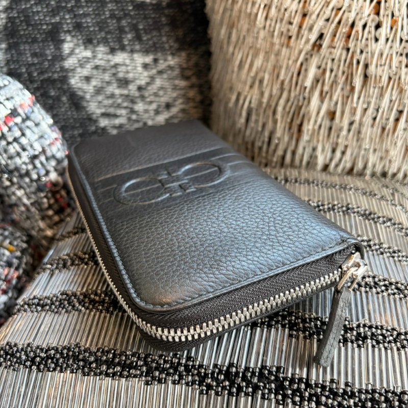 FERRGAM 銀 LOGO 長夾 黑-3