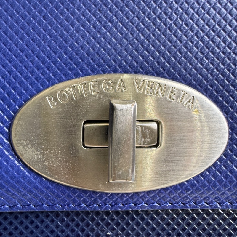 Bottega Veneta 藍黑雙色復古手提包-7