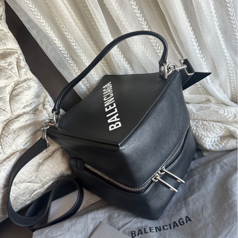 巴黎世家 leather 4x4 cube bag small balenciaga 黑色 斜挎包 有單購自巴黎世家-3