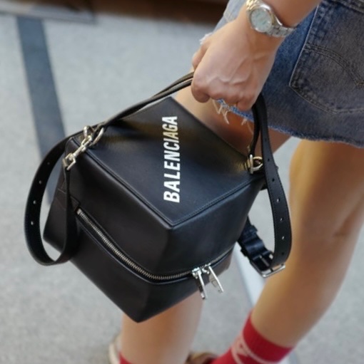 巴黎世家 leather 4x4 cube bag small balenciaga 黑色 斜挎包 有單購自巴黎世家-5