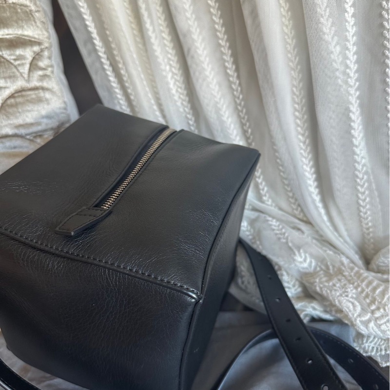巴黎世家 leather 4x4 cube bag small balenciaga 黑色 斜挎包 有單購自巴黎世家-11